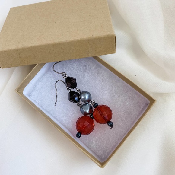 VTG Black Grey Red Facet Dangle Earrings - Picture 5 of 8